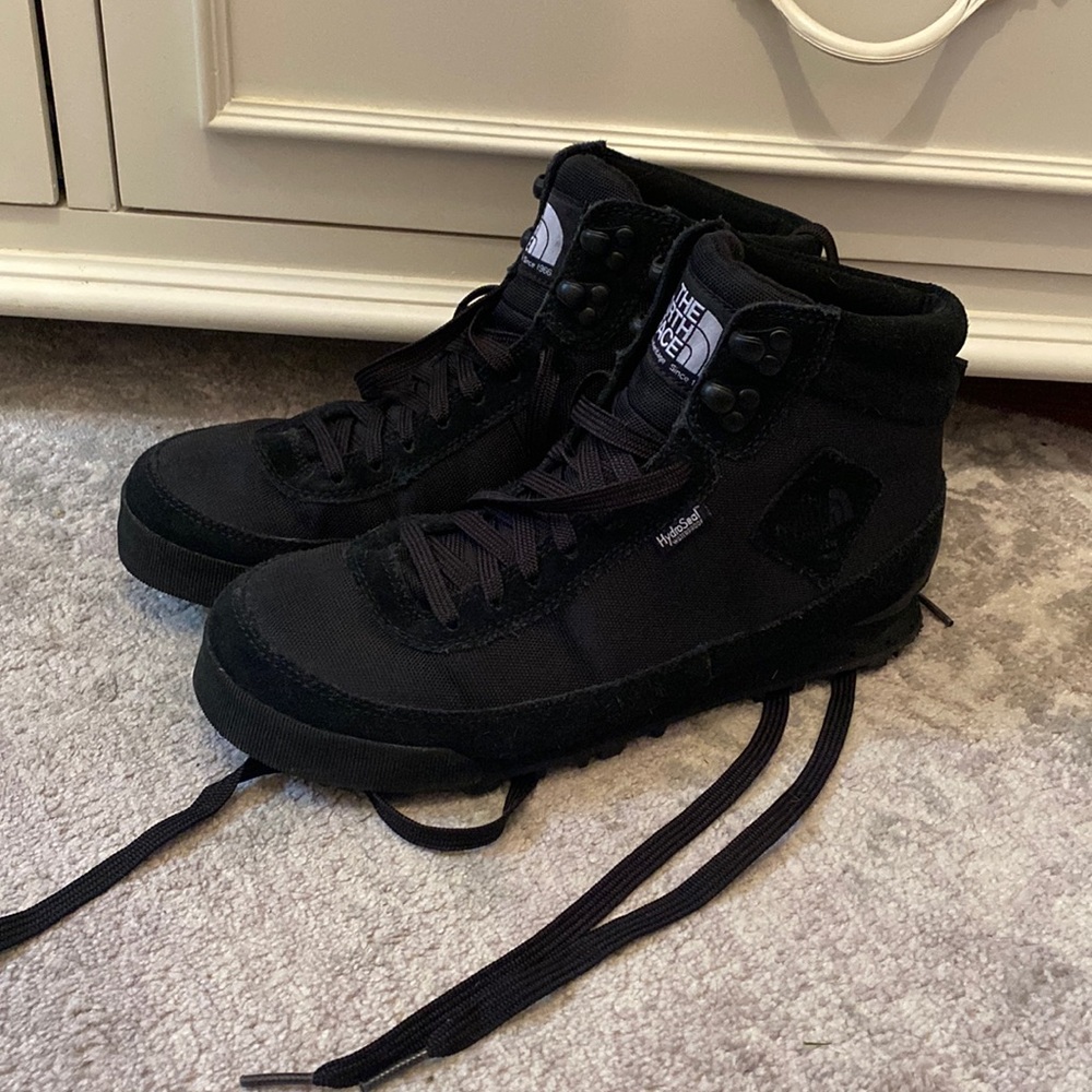 Back to Berkeley II, waterproof. Worn 3 times, too big for me.Like new.